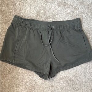 Lululemon Athletica Army Green Athletic Shorts Elastic Waistband